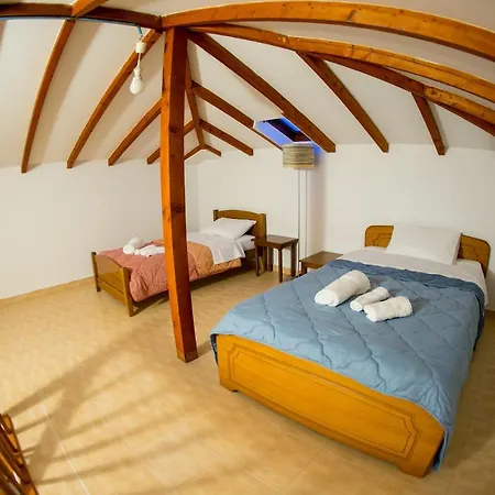 Vier Luxury House Сере