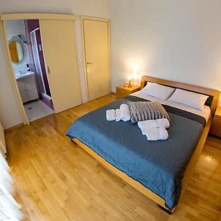 Villa Vier Luxury House Széresz