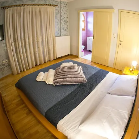 Vier Luxury House * Serres