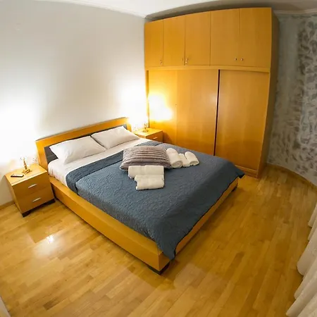 Vier Luxury House Сере