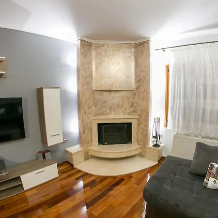 Vier Luxury House