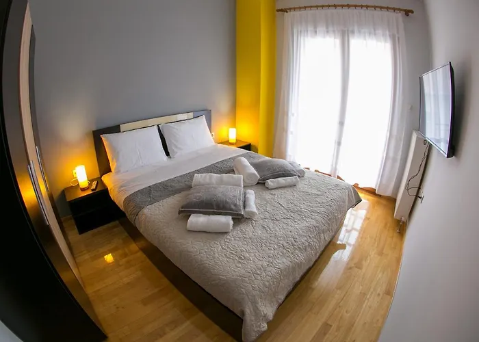 Vier Luxury House * Serres